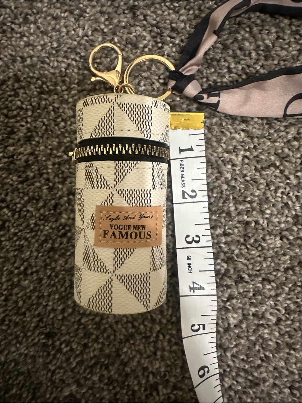 Keychain Bucket Bag Cosmetic Chapstick Holder - Picture 5 of 7